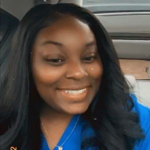 Meet your Posher, Lorii